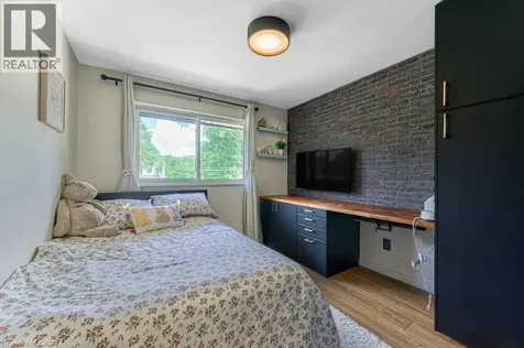 65 Lang Crescent Waterloo ON N2K 1P4