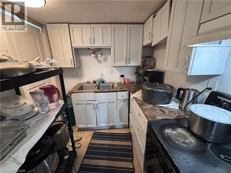 6413 Monroe Street Niagara Falls ON L2G 2G9