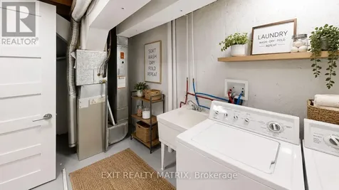 408 Miranda Private Ottawa ON K1K 3Y2
