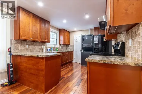 598 Mapledale Avenue London ON N5X 2B8