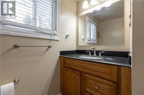 598 Mapledale Avenue London ON N5X 2B8