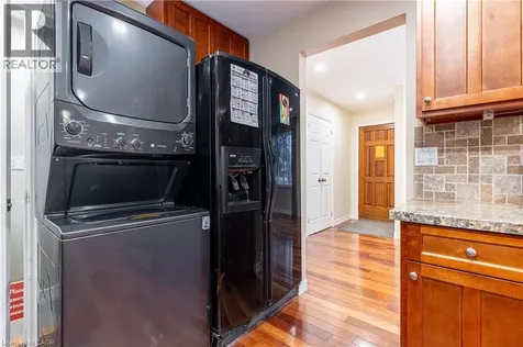 598 Mapledale Avenue London ON N5X 2B8