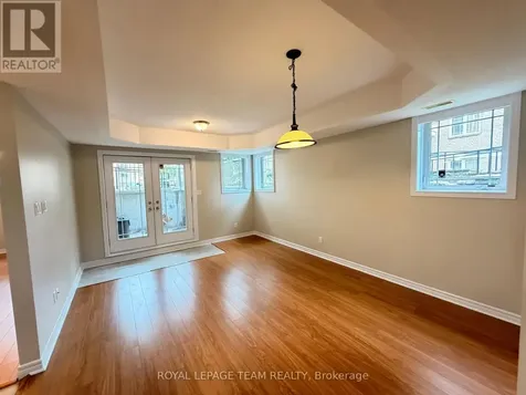236 Paseo Private Ottawa ON K2G 4N7