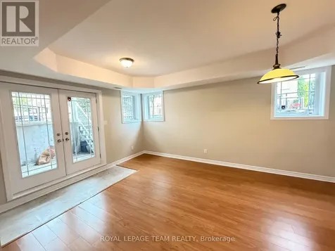 236 Paseo Private Ottawa ON K2G 4N7
