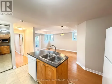 236 Paseo Private Ottawa ON K2G 4N7