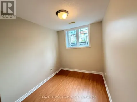 236 Paseo Private Ottawa ON K2G 4N7