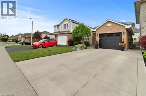 40 Bridgette Drive Hamilton ON L9A 5J8