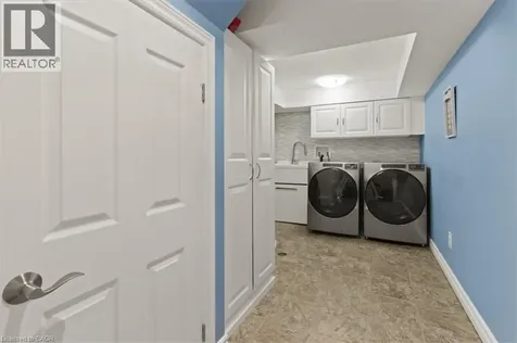 40 Bridgette Drive Hamilton ON L9A 5J8