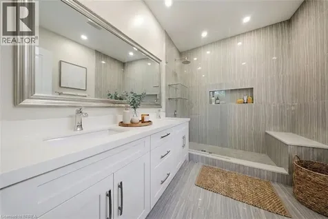 6 Beckett Drive Brantford ON N3T 6E5