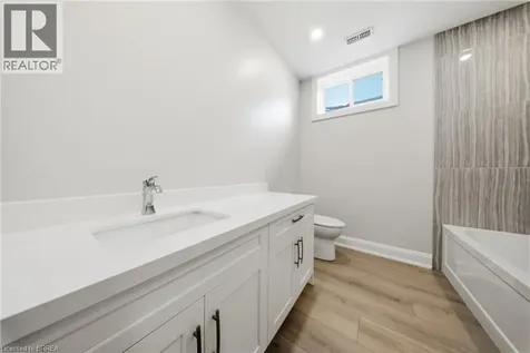 6 Beckett Drive Brantford ON N3T 6E5