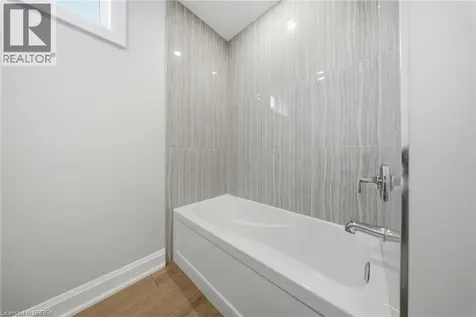 6 Beckett Drive Brantford ON N3T 6E5