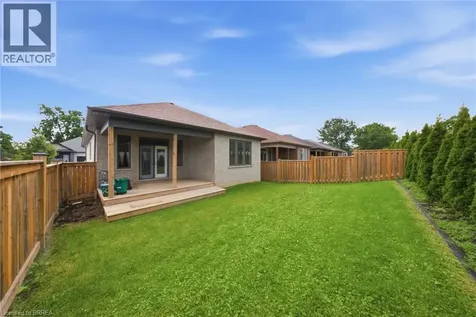 6 Beckett Drive Brantford ON N3T 6E5