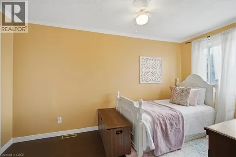 22 Delena Avenue North Hamilton ON L8H 6B4