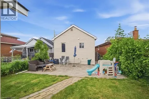 22 Delena Avenue North Hamilton ON L8H 6B4