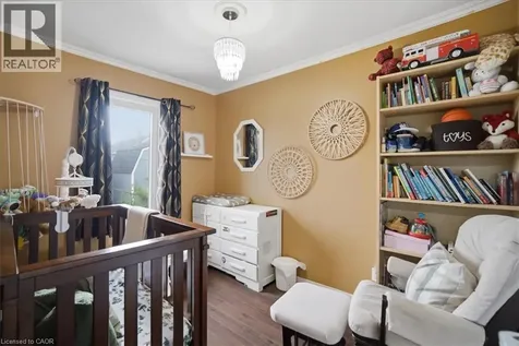 22 Delena Avenue North Hamilton ON L8H 6B4