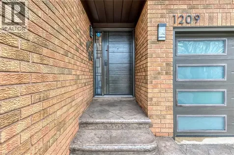1209 Old Oak Drive Oakville ON L6M 3K6