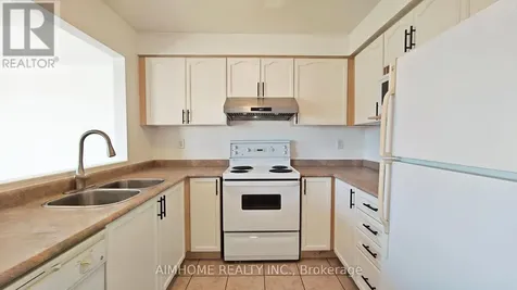 340 Kittridge Road Oakville (wc Wedgewood Creek) ON L6H 7K8