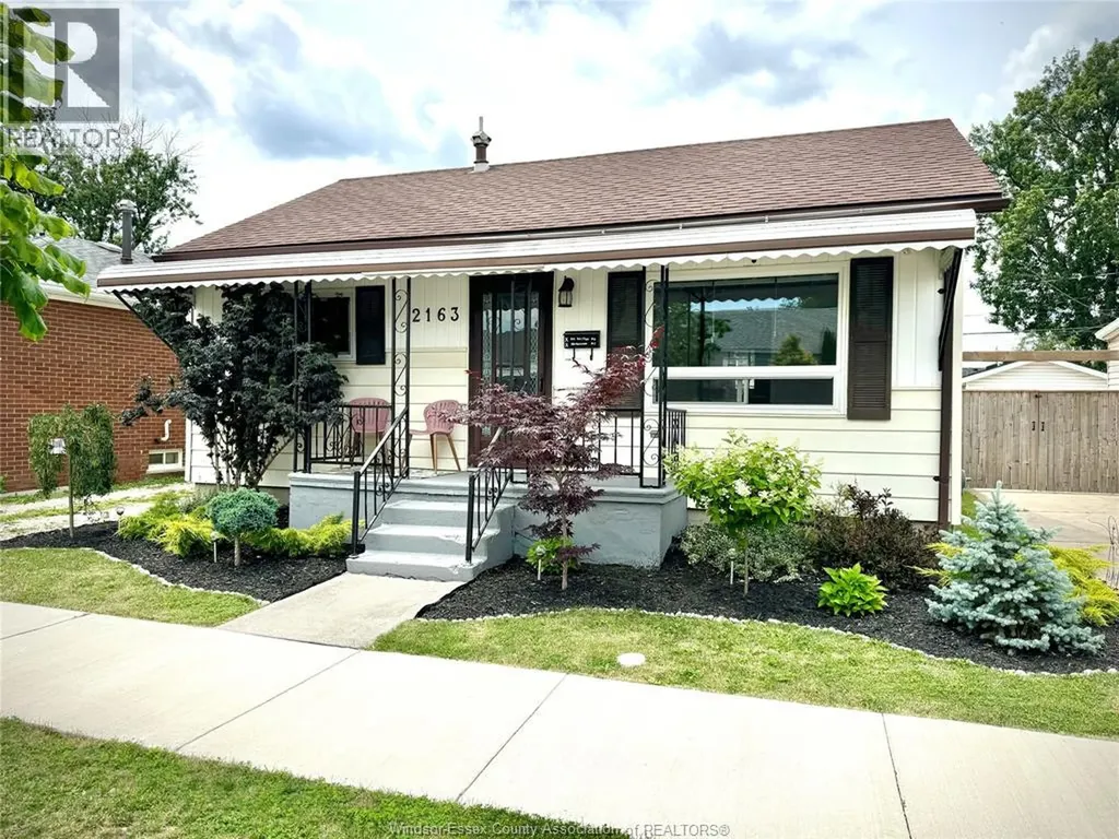 2163 Wellesley Avenue Windsor ON N8W 2E8