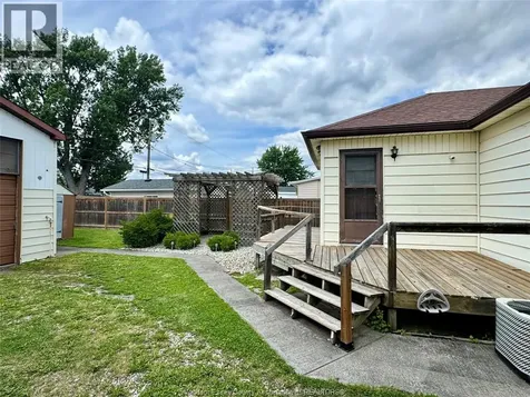 2163 Wellesley Avenue Windsor ON N8W 2E8