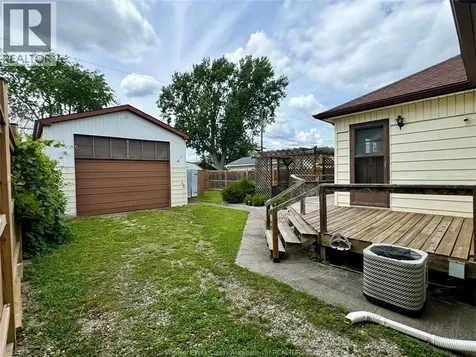 2163 Wellesley Avenue Windsor ON N8W 2E8