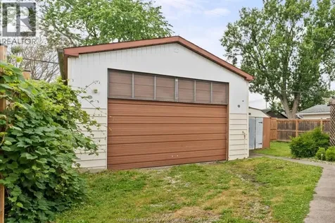 2163 Wellesley Avenue Windsor ON N8W 2E8