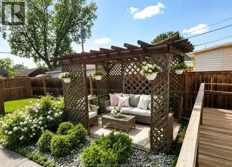2163 Wellesley Avenue Windsor ON N8W 2E8