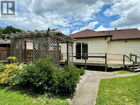 2163 Wellesley Avenue Windsor ON N8W 2E8