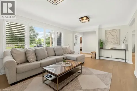 86 Cumming Court Ancaster ON L9G 1V3