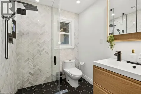 86 Cumming Court Ancaster ON L9G 1V3