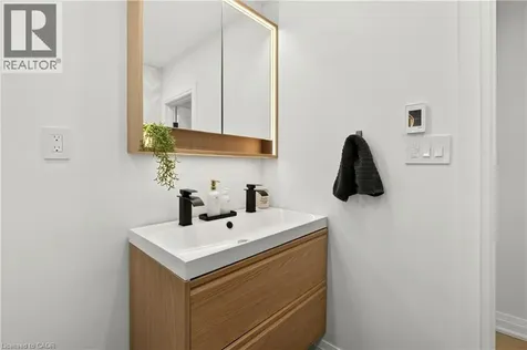 86 Cumming Court Ancaster ON L9G 1V3