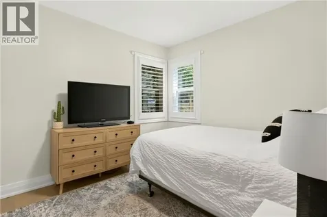 86 Cumming Court Ancaster ON L9G 1V3