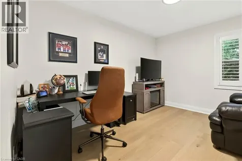 86 Cumming Court Ancaster ON L9G 1V3