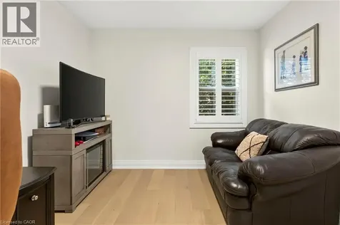 86 Cumming Court Ancaster ON L9G 1V3