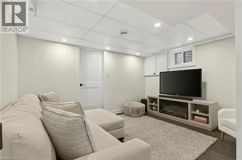 86 Cumming Court Ancaster ON L9G 1V3