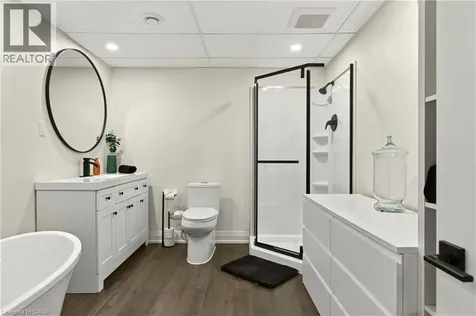 86 Cumming Court Ancaster ON L9G 1V3