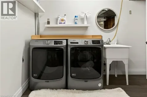 86 Cumming Court Ancaster ON L9G 1V3