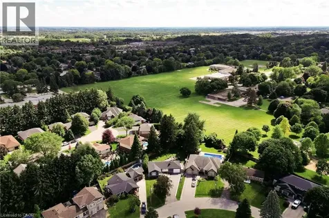 86 Cumming Court Ancaster ON L9G 1V3