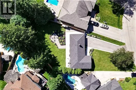 86 Cumming Court Ancaster ON L9G 1V3