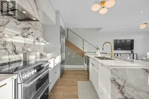 3736 Mangusta Court Innisfil ON L9S 0L5
