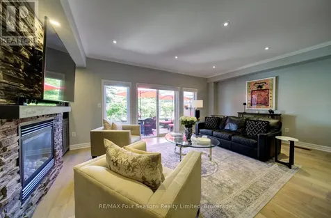 17 Collship Lane Collingwood ON L9Y 0J6