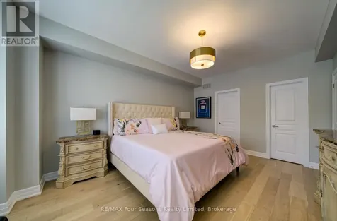 17 Collship Lane Collingwood ON L9Y 0J6