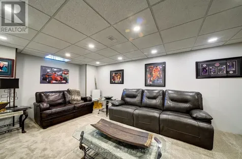17 Collship Lane Collingwood ON L9Y 0J6