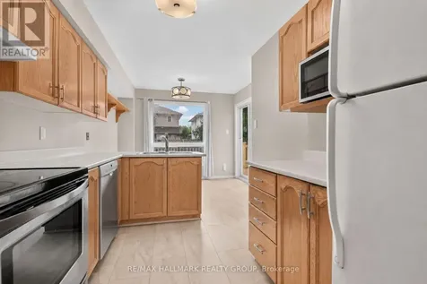 66 Woodgate Way Ottawa ON K2J 4E6