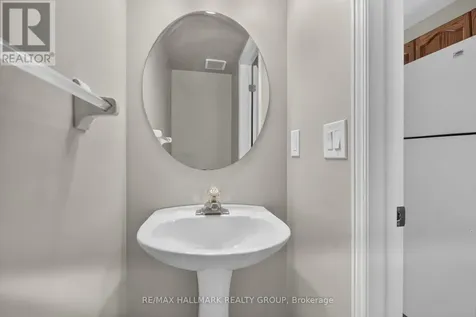 66 Woodgate Way Ottawa ON K2J 4E6