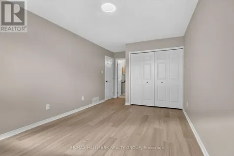 66 Woodgate Way Ottawa ON K2J 4E6