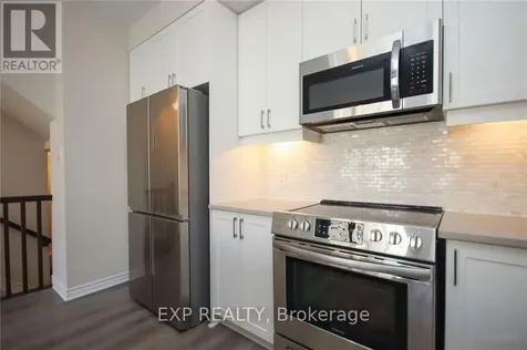 808 Mikinak Road Ottawa ON K1K 5A5
