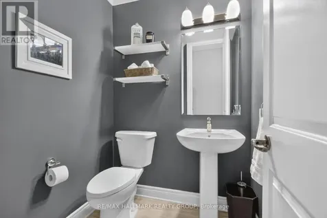 569 Chriscraft Way Ottawa ON K4M 1J8