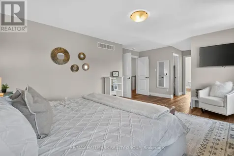 569 Chriscraft Way Ottawa ON K4M 1J8