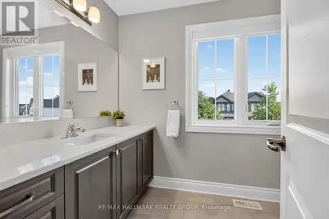 569 Chriscraft Way Ottawa ON K4M 1J8