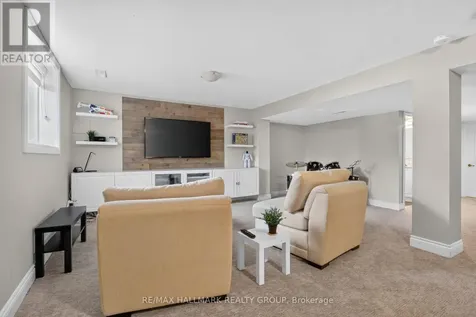 569 Chriscraft Way Ottawa ON K4M 1J8
